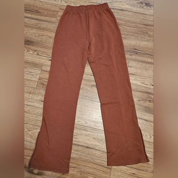 Kuwallatee Sweatpants - Picture 7 of 7